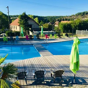 La Colline Aux Chalets, Jaccuzi, Sauna Hébergement de vacances